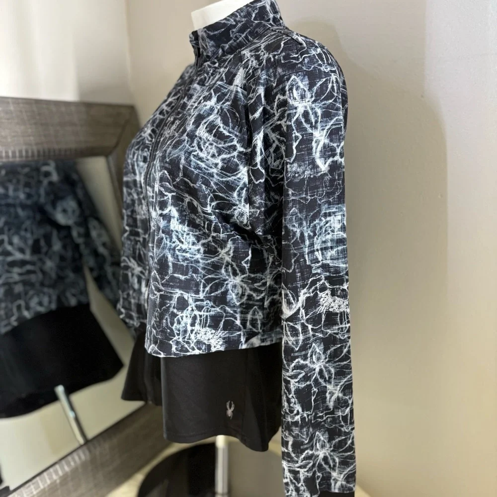 Spyder Black and White Running Jacket with layered Athletic Silhouette